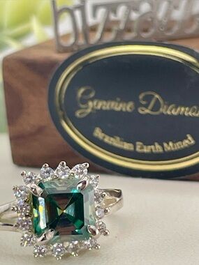 2.82ct Certified Diamond Green white Diamond accents Sterling silver 925